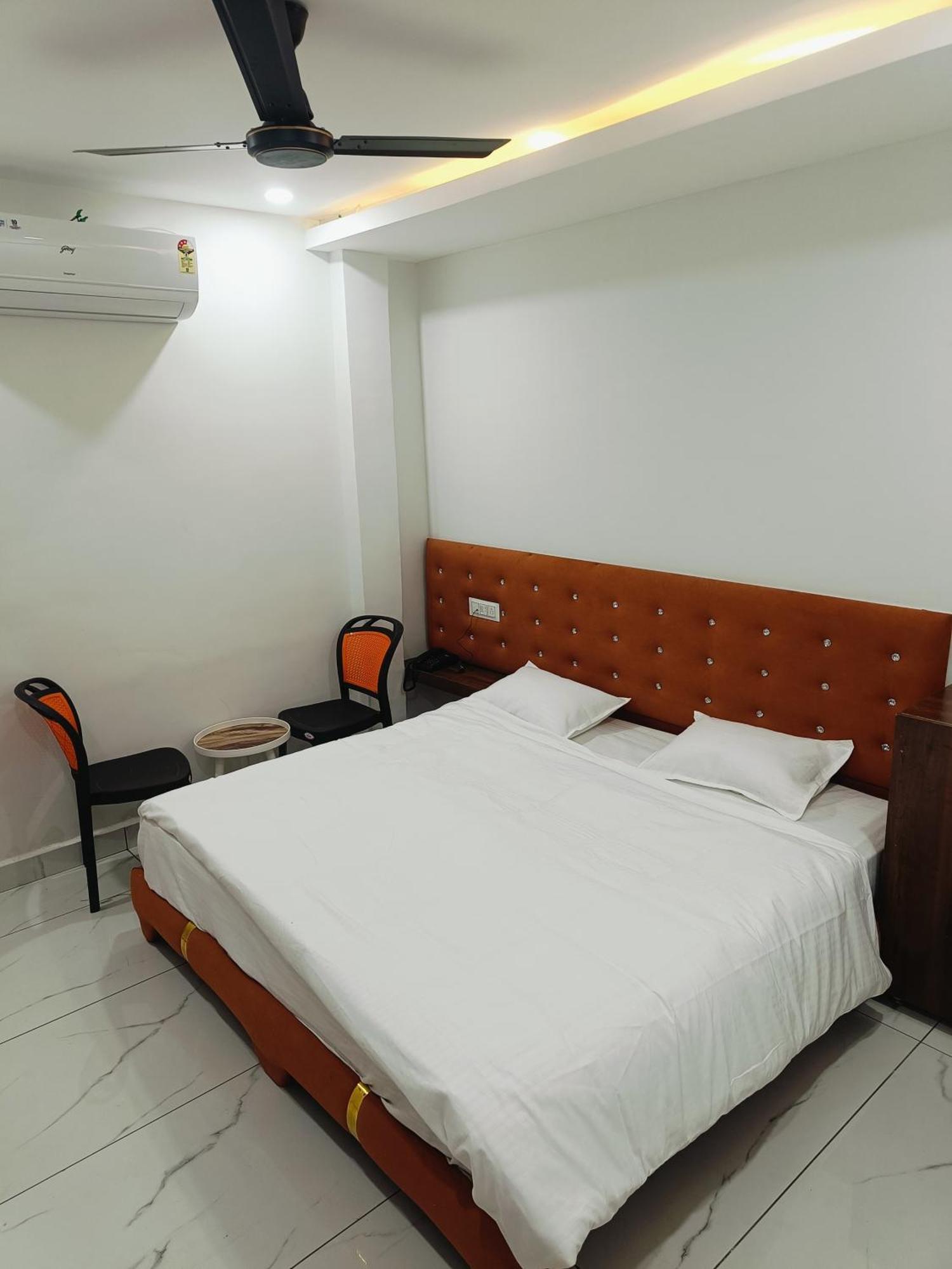 Hotel Shree Kedar Palace Ujjain Eksteriør billede